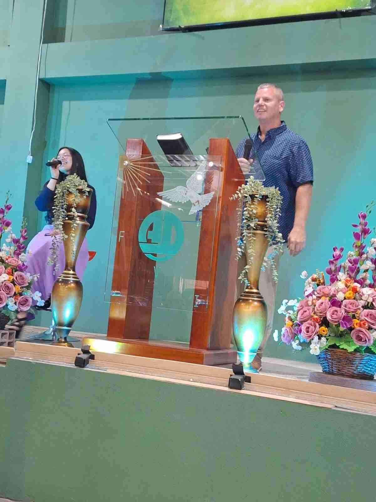 572228300_18542502874001547_3546732020976596710_n Jake Vincik preaching in DR